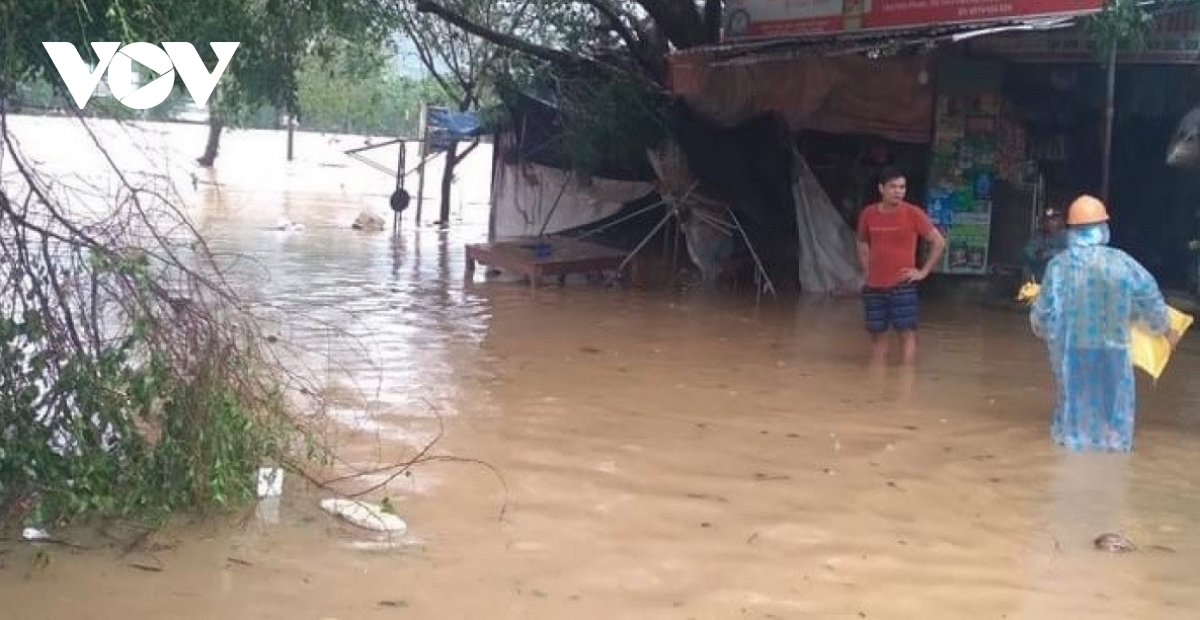 Deputy PM calls on localities to overcome consequences as Typhoon Noru weakens